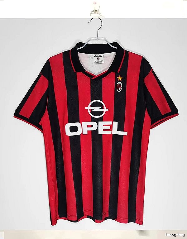 AC Milan Classic Retro soccer jersey Red Black Striped for Daily Styling
