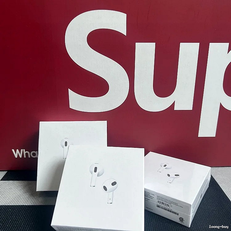 Apple AirPods Pro Earbuds Gift Set