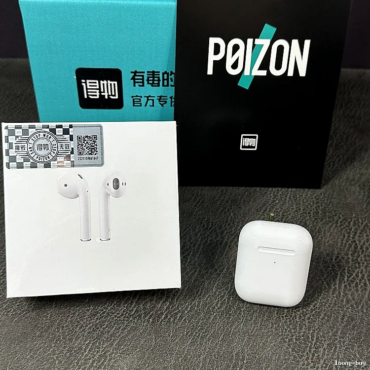Apple AirPods Wireless Earbuds in White