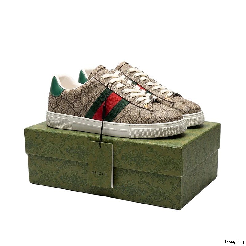 Gucci retro-style green-tipped sneakers