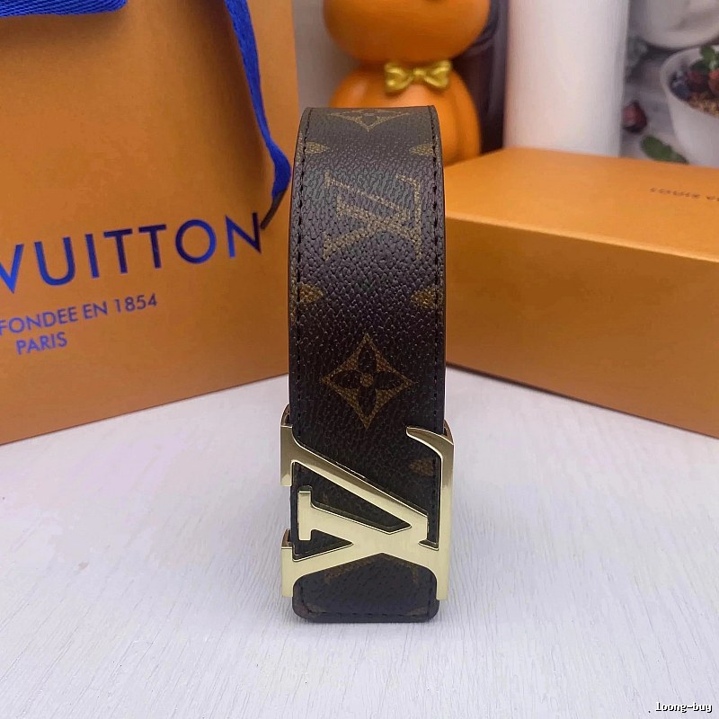 Louis Vuitton Gift-Ready Presentation Monogram Belt Fan Wear