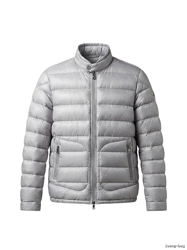 Moncler's classic and simple style silver-gray down jacket.