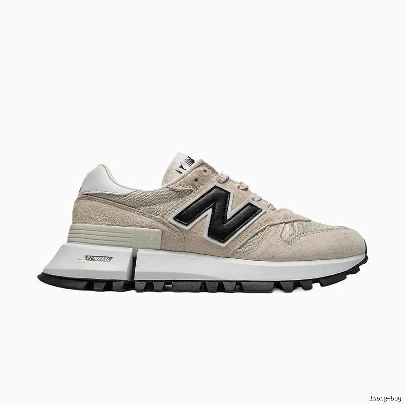 New Balance retro-style off-white sneakers